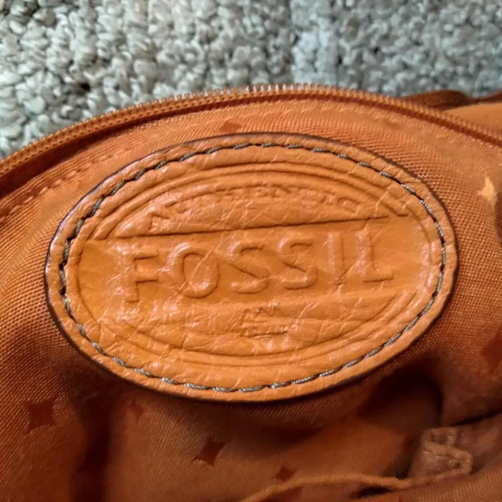 Fossil Long Live Vintage 1954 Orange Leather Explorer Foldover Crossbody Bag - Picture 4 of 11